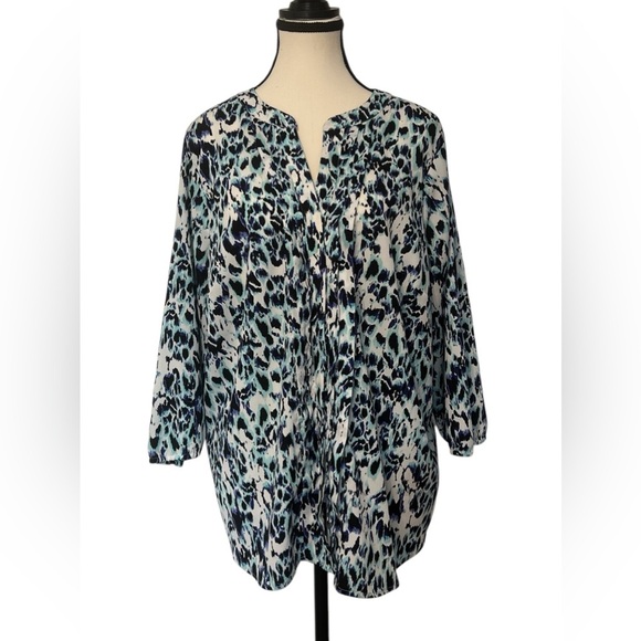 212 Collection Women’s plus size 1X  Blue, White and Black Printed Top - Picture 1 of 12